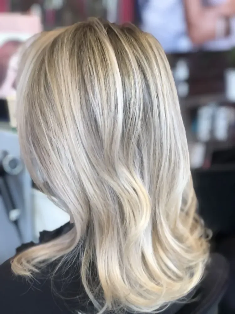 cheveux femme apres lissage 