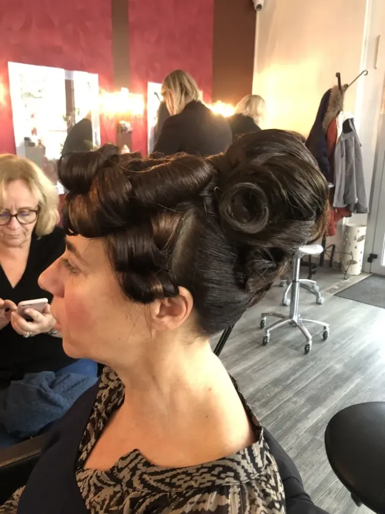 chignon de mariage de profil